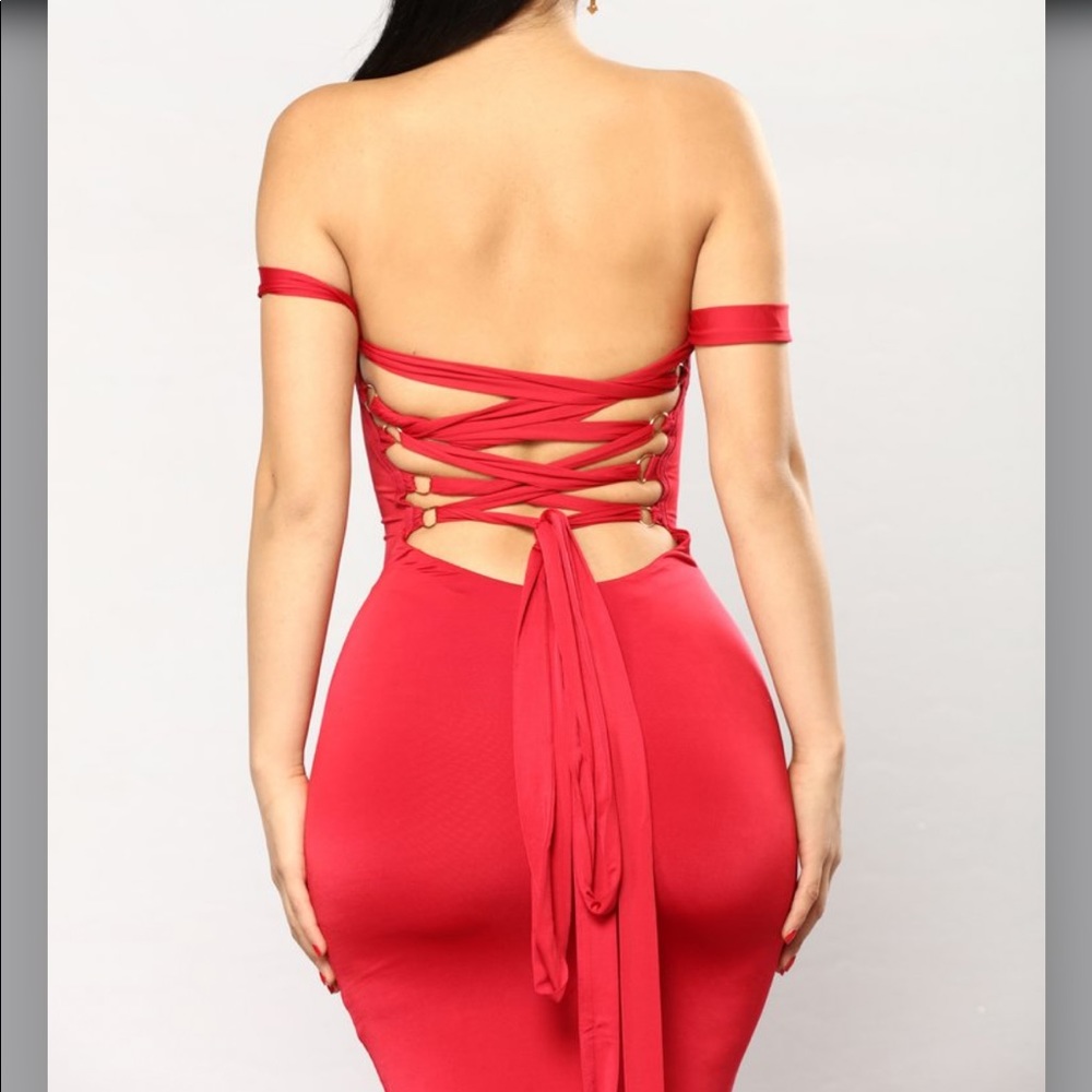‘Framed Lace Up’ Fashion Nova Red Tied Dress